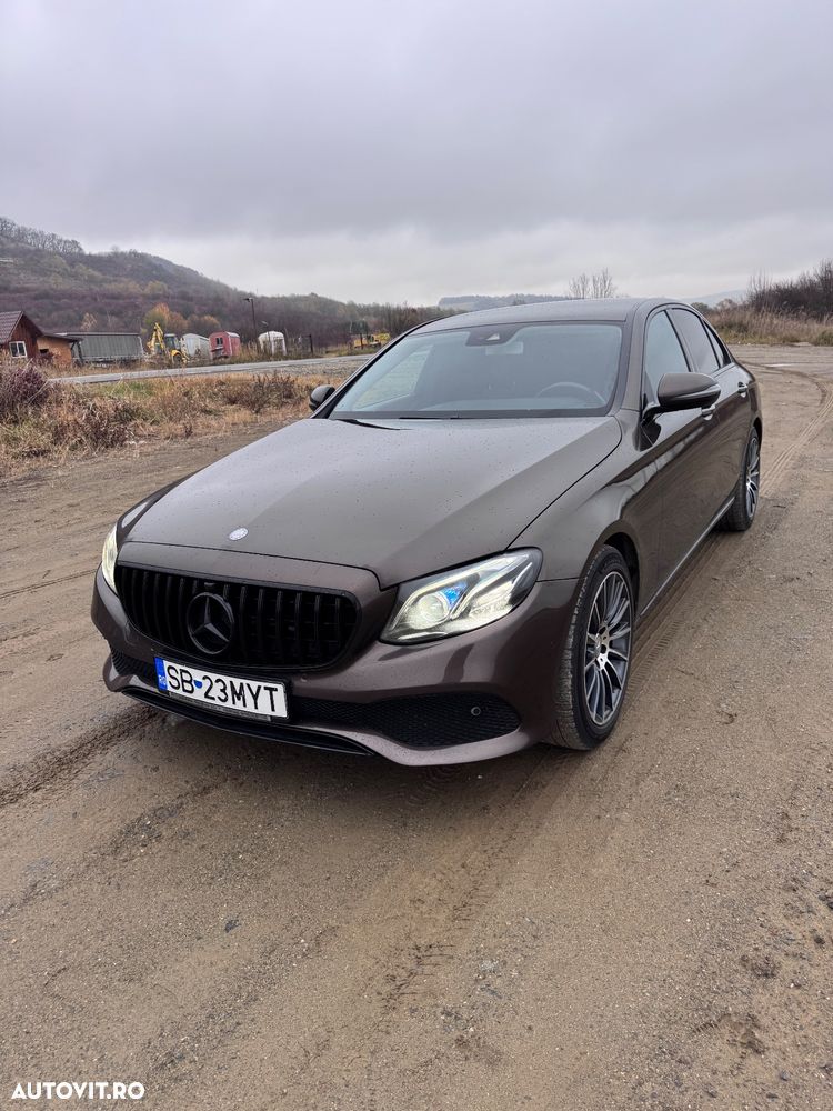 Mercedes-Benz E 220 d Aut. - 1
