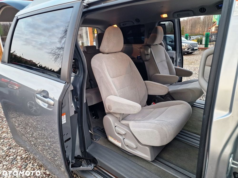 Toyota Sienna - 16