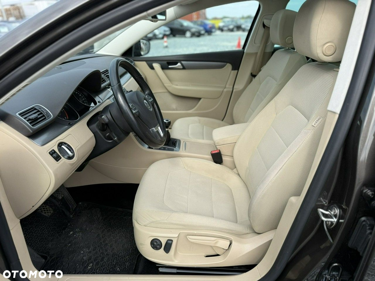 Volkswagen Passat Variant 2.0 Blue TDI SCR Highline - 14