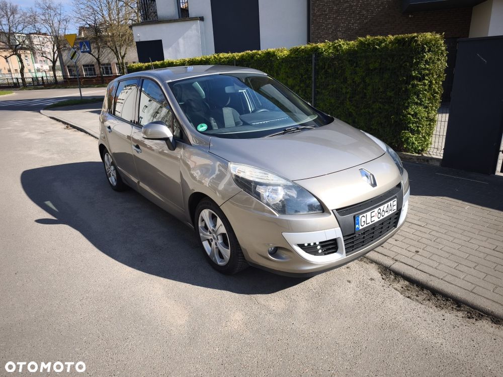 Renault Scenic - 1
