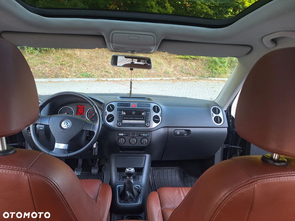 Volkswagen Tiguan 2.0 TDI DPF 4Motion Track & Avenue - 33