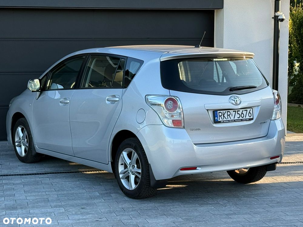 Toyota Verso 1.8 Sol - 16