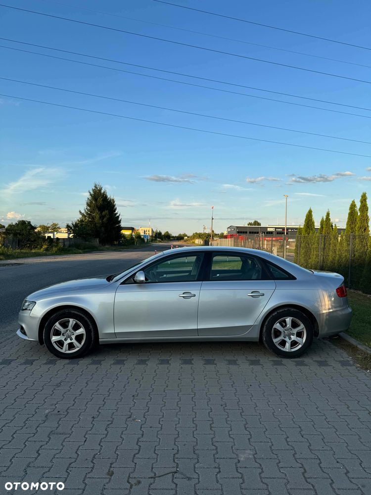 Audi A4 Limousine - 5