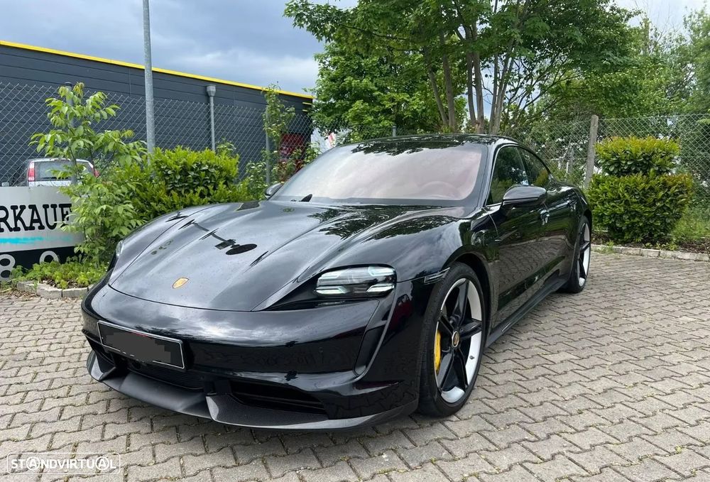Porsche Taycan Turbo S - 11