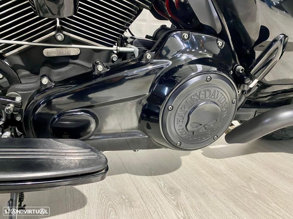 Harley-Davidson FLHXS StreetGlideSpecial - 12