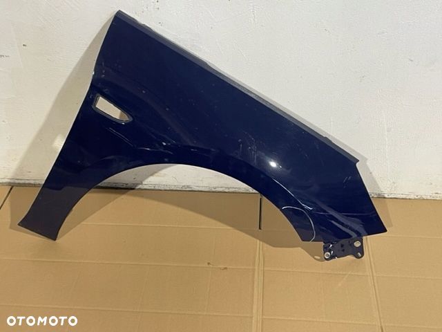 OPEL ASTRA V K błotnik prawy przód - 1
