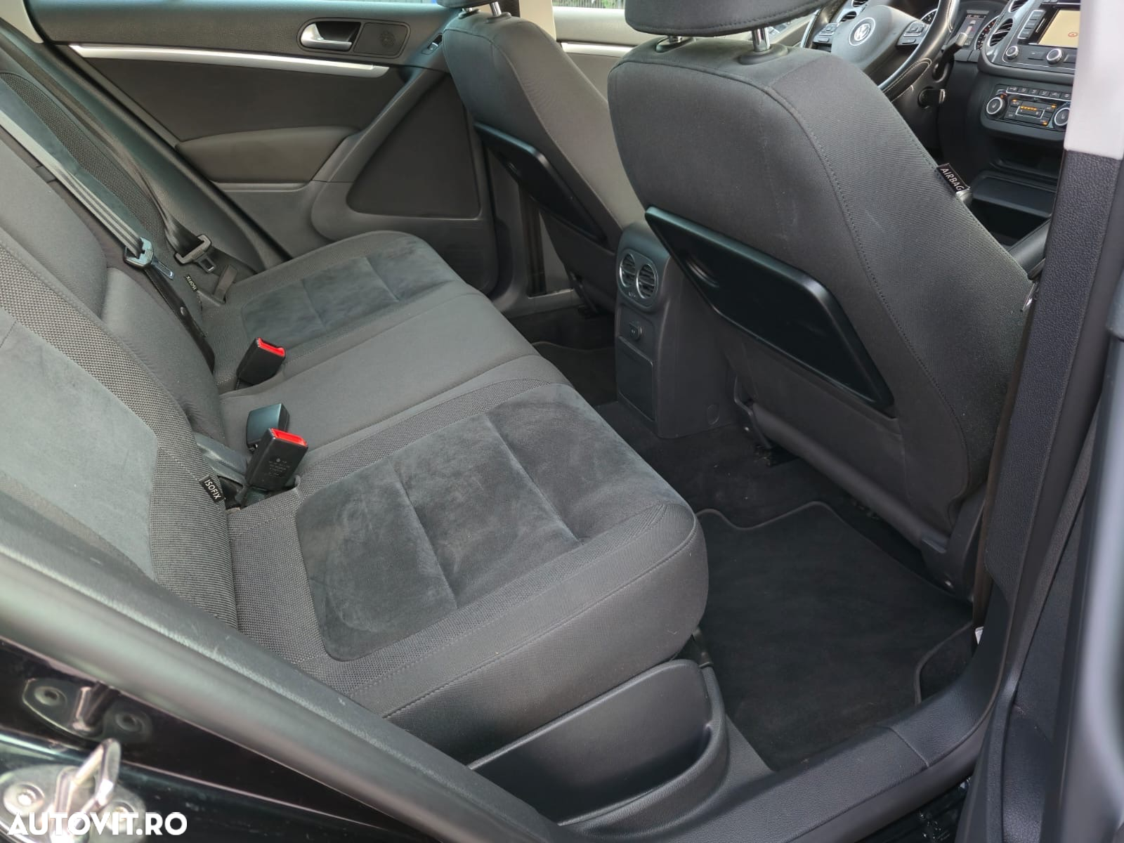 Volkswagen Tiguan 2.0 TDI 4Motion DSG Sport & Style - 23