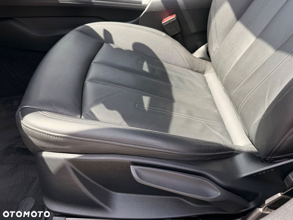 Audi A4 Avant 40 TFSI S tronic S line - 17