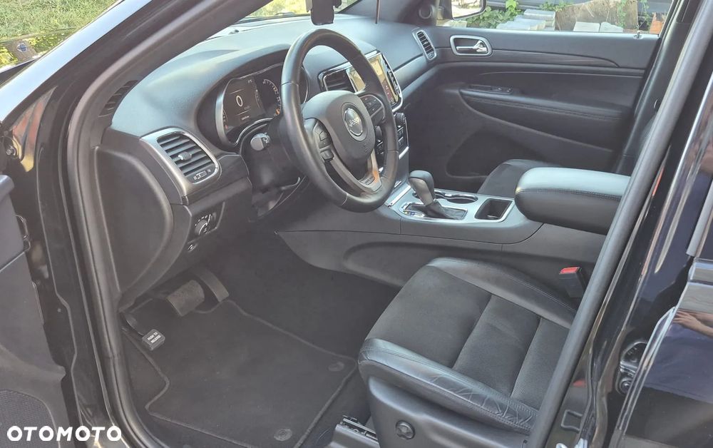 Jeep Grand Cherokee - 8