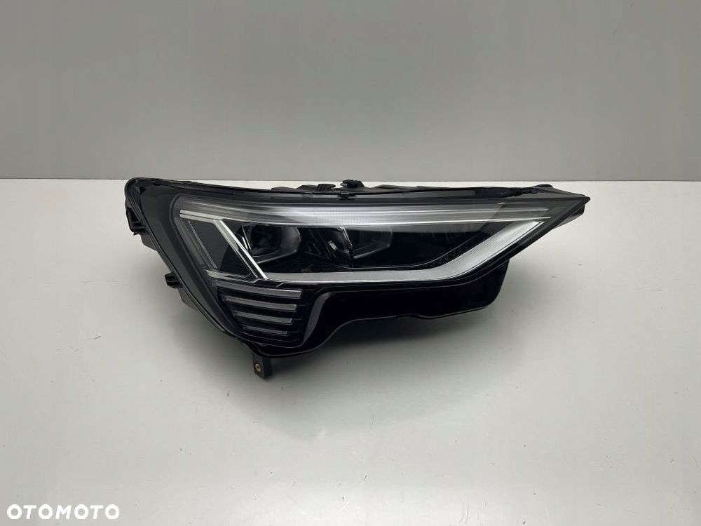 LAMPA PRZEDNIA PRAWA AUDI E-TRON E TRON FULL LED 4KE941040D