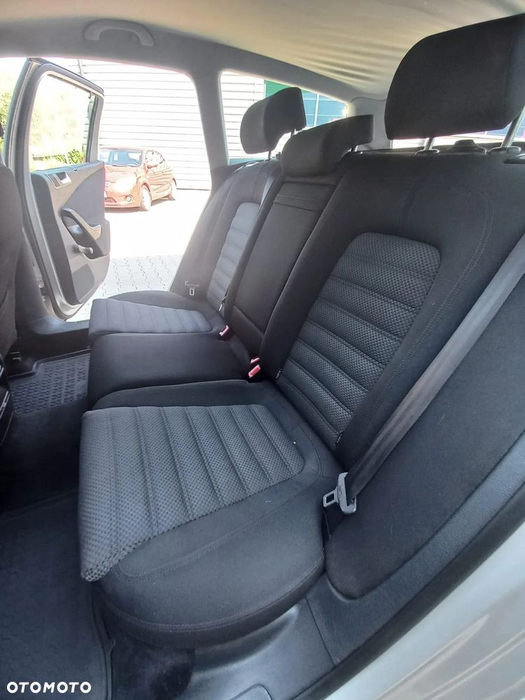 Volkswagen Passat 1.9 TDI DPF BlueMotion - 36
