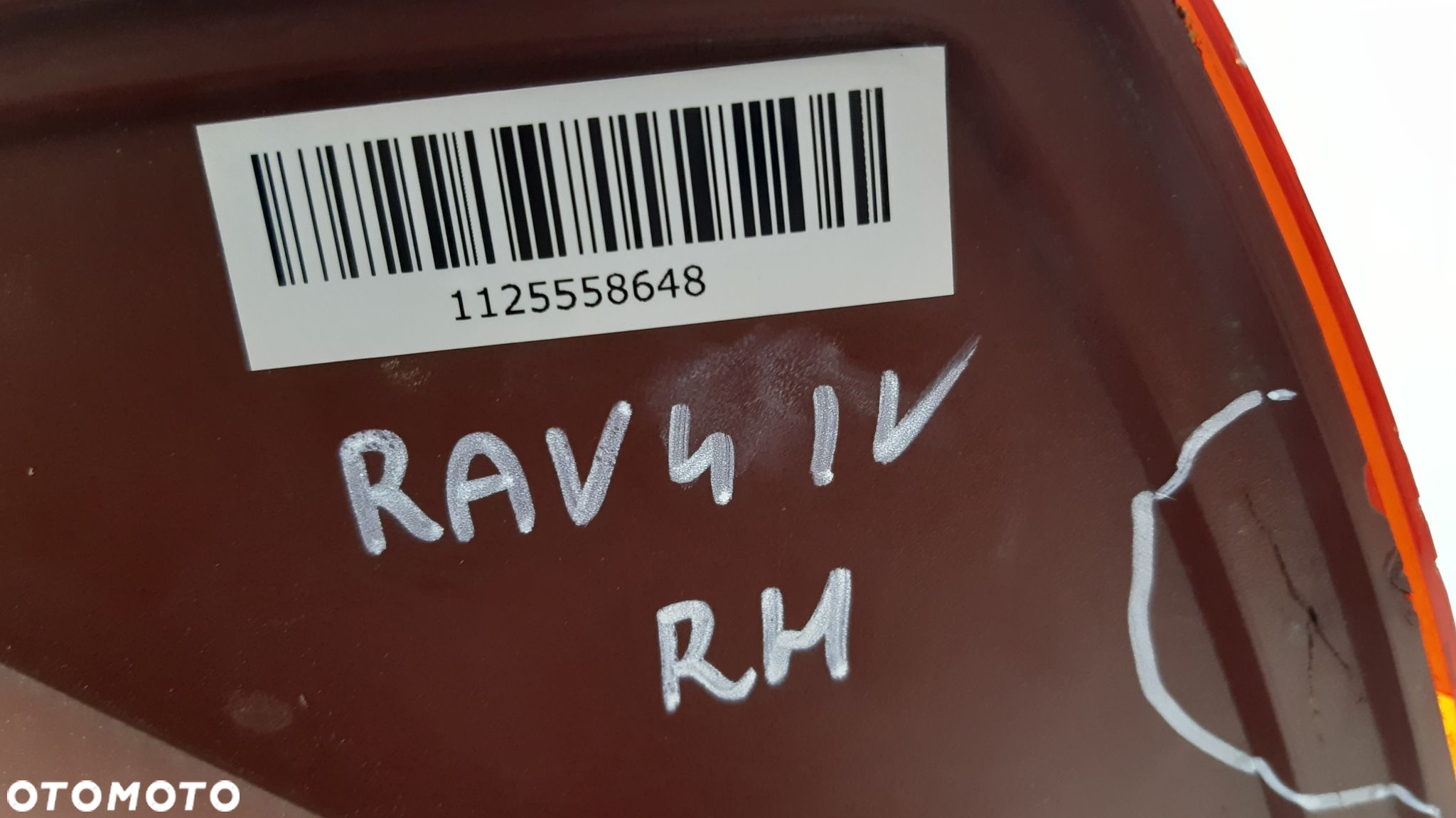 TOYOTA RAV4 IV LAMPA PRAWA TYŁ - 8