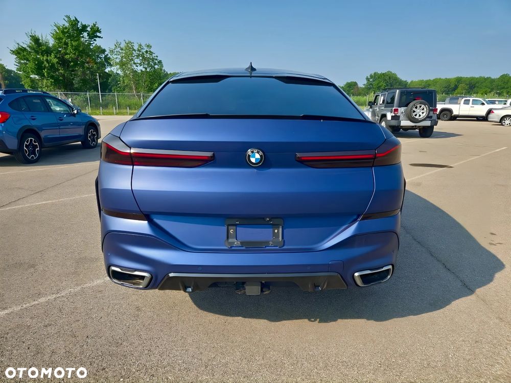 BMW X6 M50i