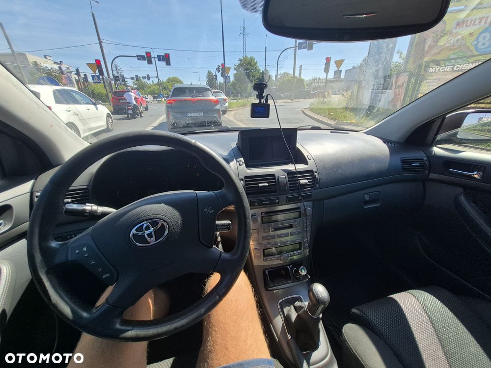 Toyota Avensis - 8