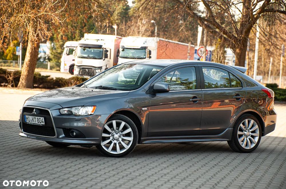 Mitsubishi Lancer 1.8 CVT Intense - 27
