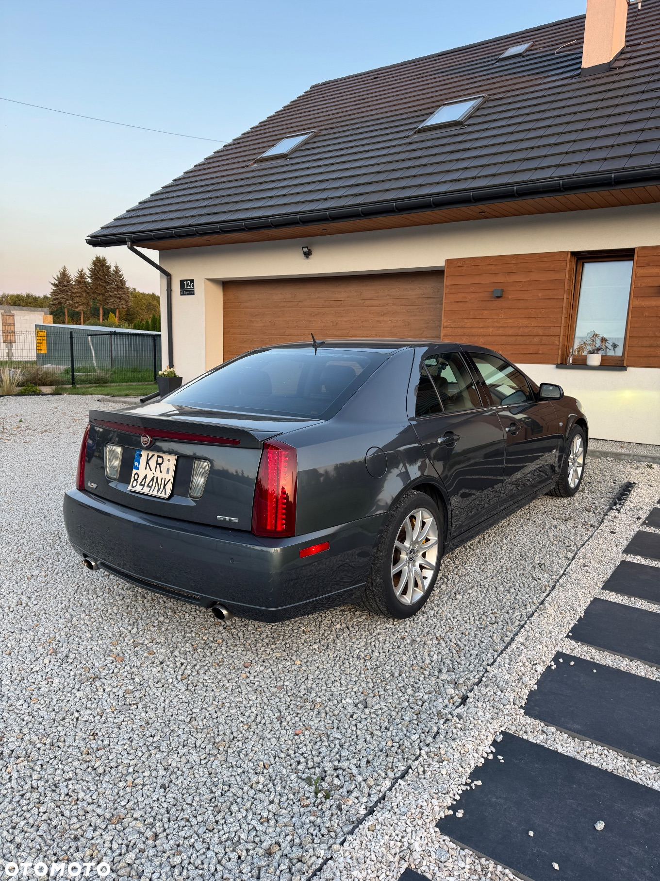 Cadillac STS - 5