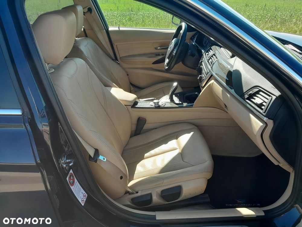 BMW Seria 3 320d Luxury Line - 16