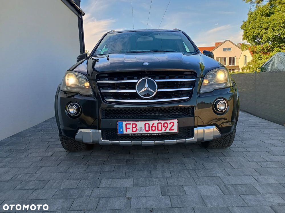 Mercedes-Benz ML 63 AMG 4Matic 7G-TRONIC 10th Anniversary - 2