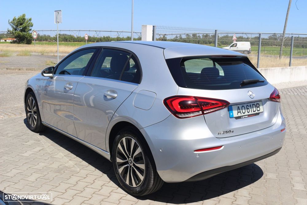 Mercedes-Benz A 250 e Style Plus - 13