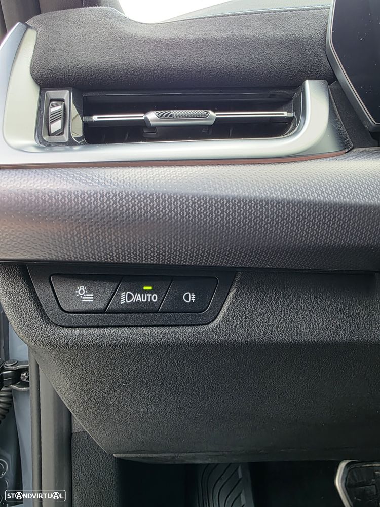 BMW iX2 eDrive20 Pack Desportivo M Pro - 25
