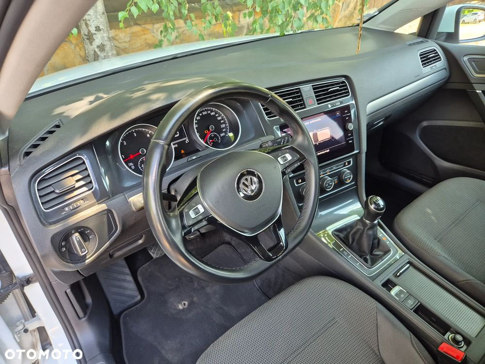 Volkswagen Golf 1.6 TDI SCR Trendline - 11