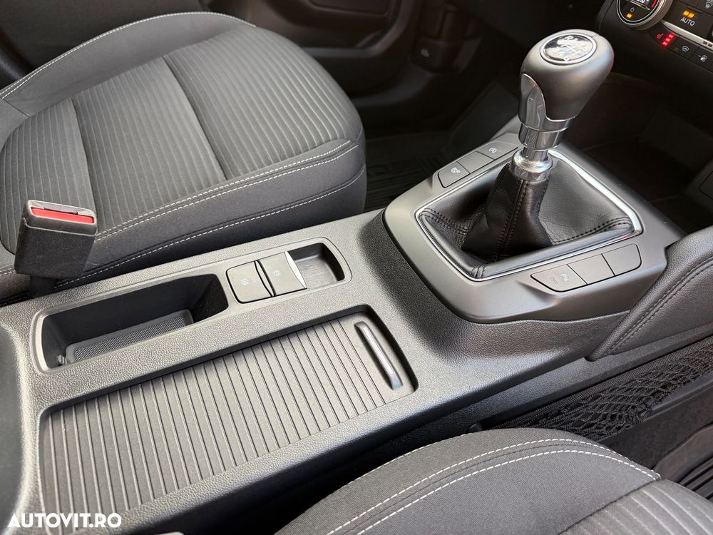 Ford Kuga - 36