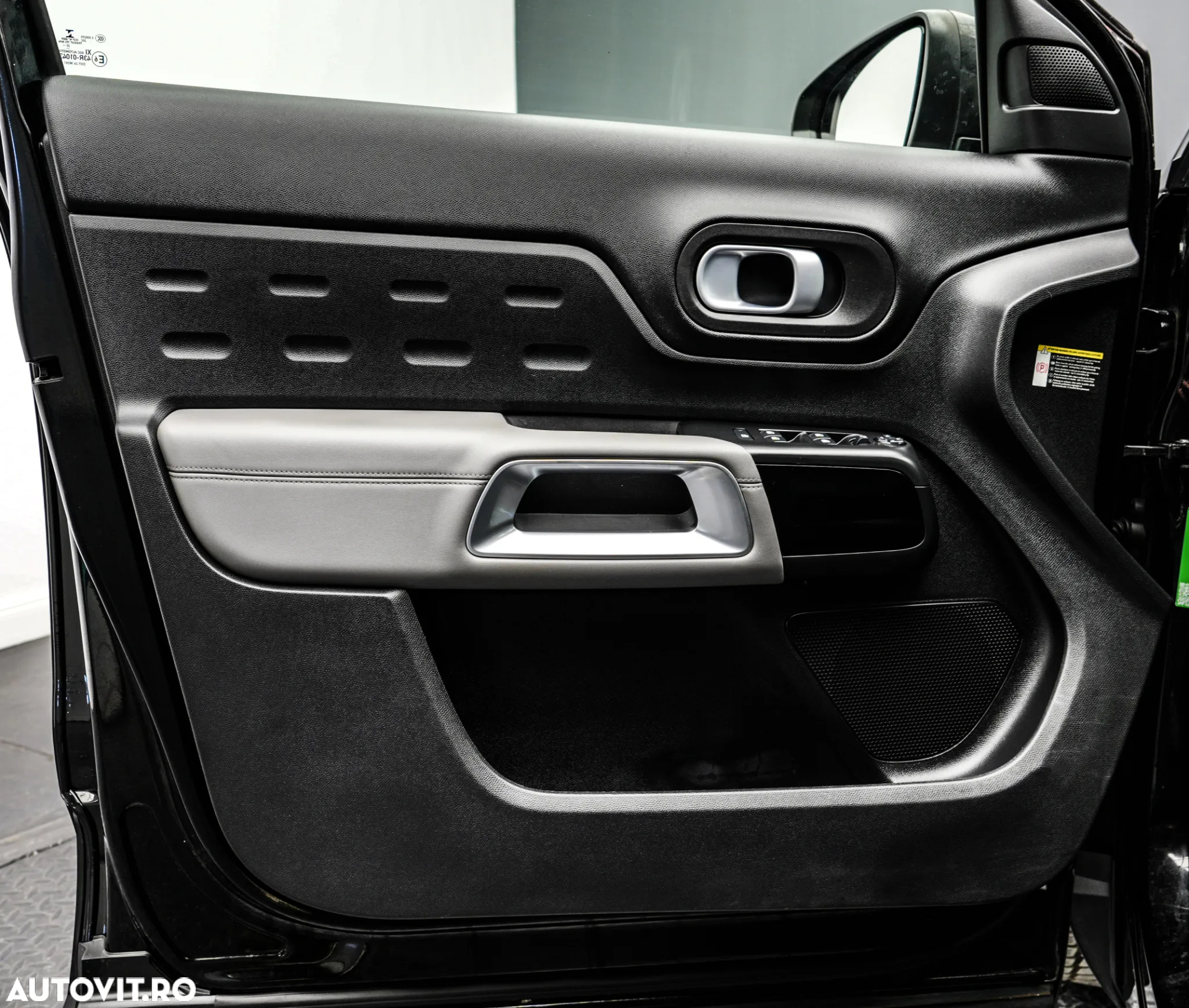 Citroën C5 Aircross 1.6 Hybrid FWD 225 EAT8 Shine - 28
