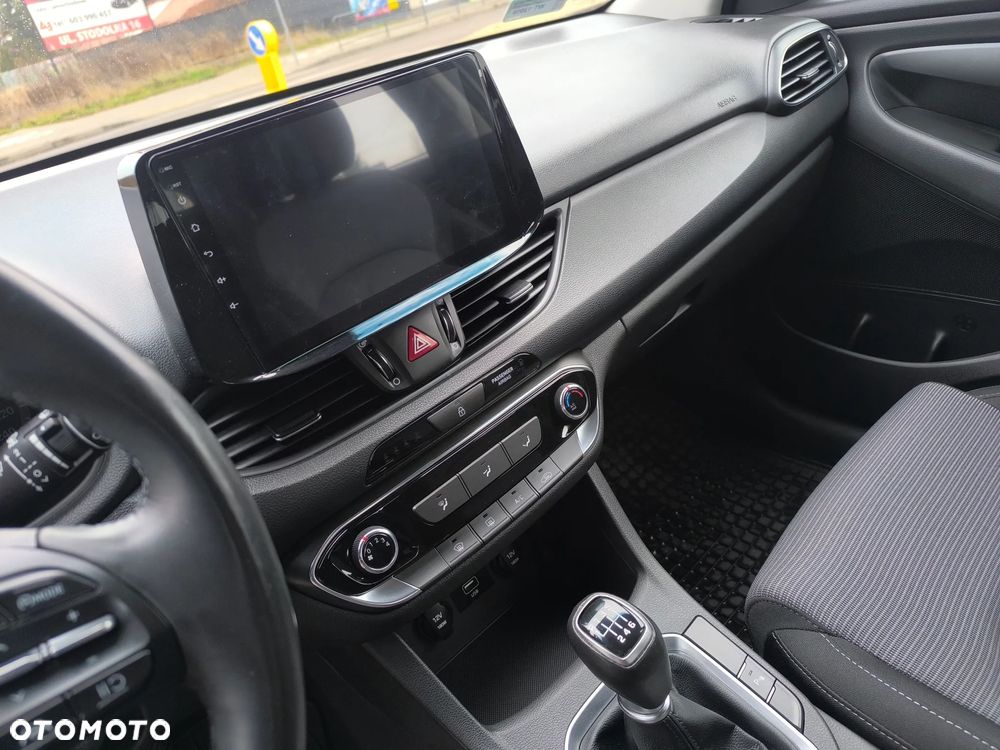 Hyundai i30 1.5 DPI Classic + - 14