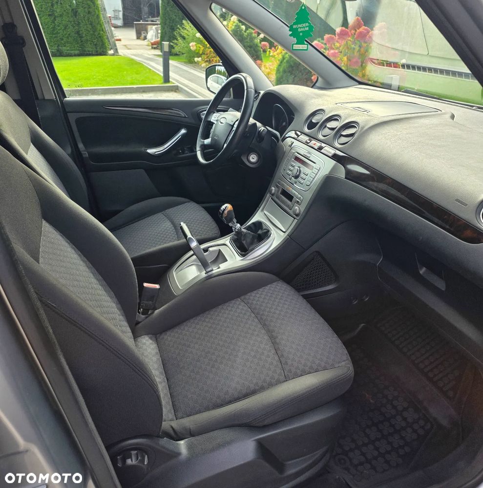 Ford Galaxy - 16