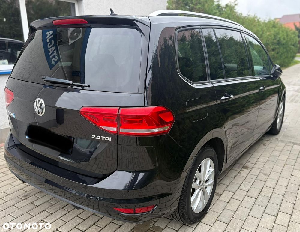Volkswagen Touran - 11