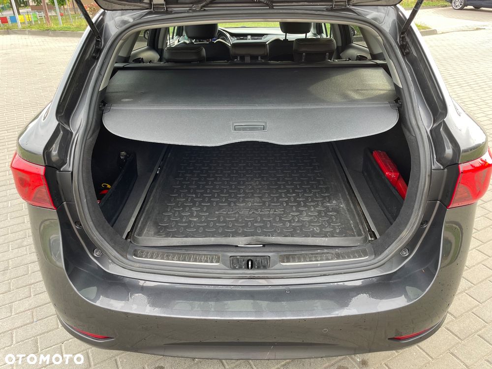 Toyota Avensis 2.0 D-4D Premium - 17