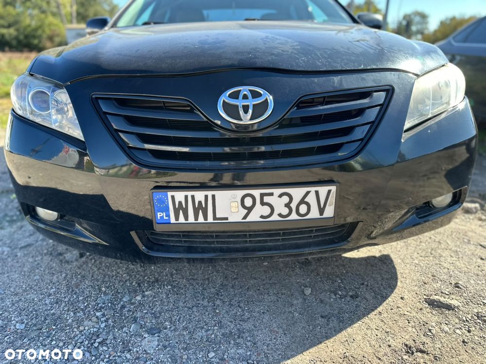 Toyota Camry 2.5 XLE - 22