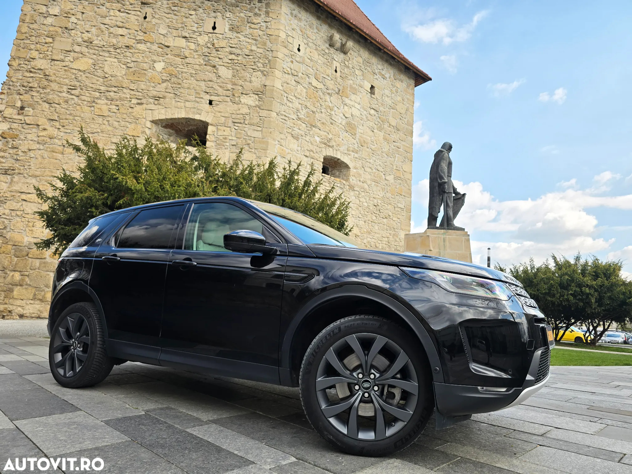 Land Rover Discovery Sport 2.0 D200 R-Dynamic MHEV SE - 4