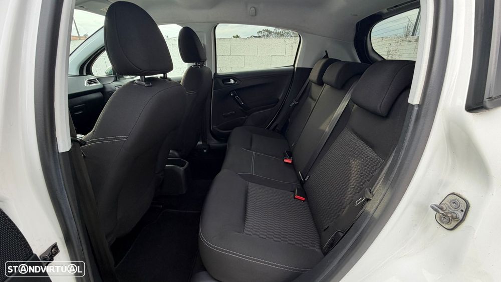 Peugeot 208 1.2 PureTech Style - 19