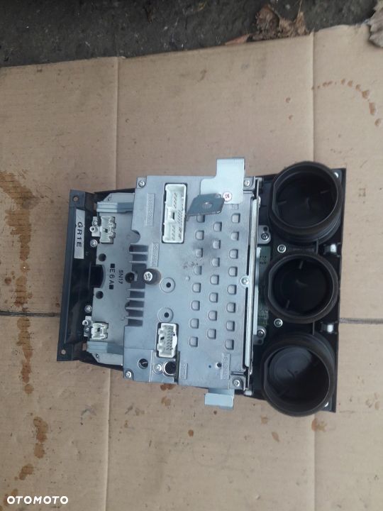 Mazda 6 02-08 Radioodtwarzacz Bose ze zmieniarką - 2