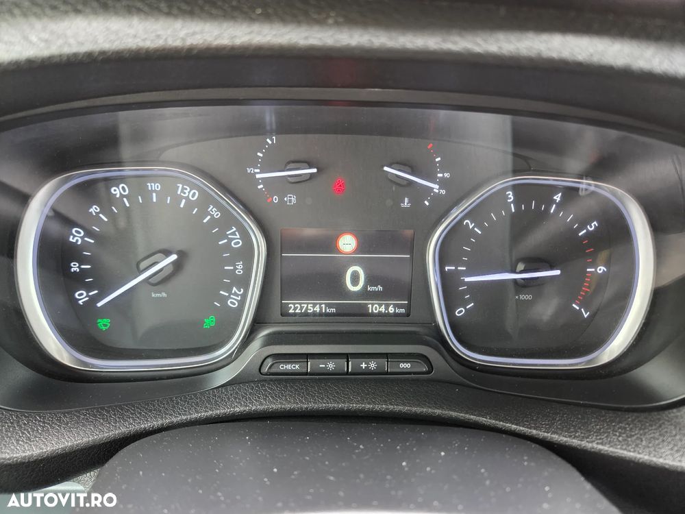 Peugeot Expert L2H1 TwinCab Premium - 20