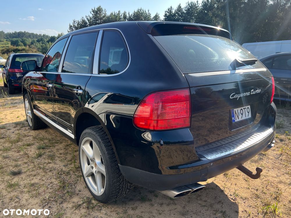 Porsche Cayenne Turbo - 2