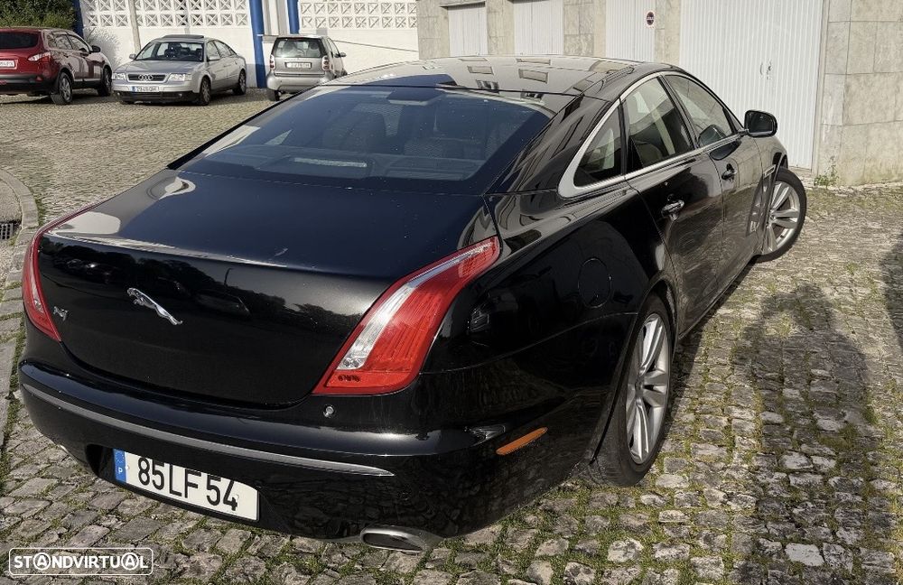 Jaguar XJ 3.0 D V6 LWB Portfolio - 3