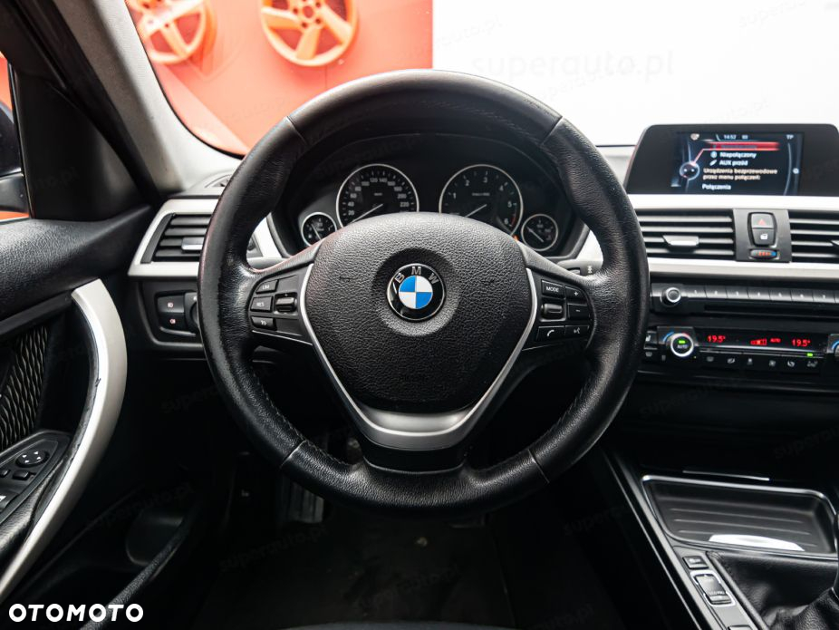 BMW Seria 3 318d - 10
