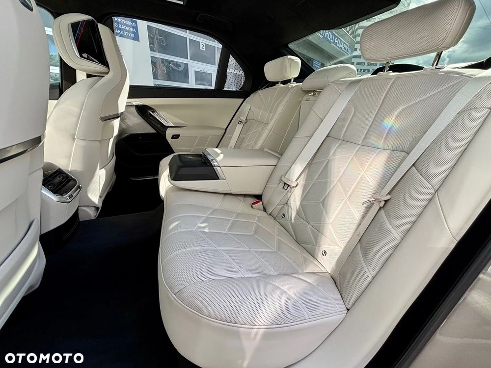 BMW Seria 7 - 14