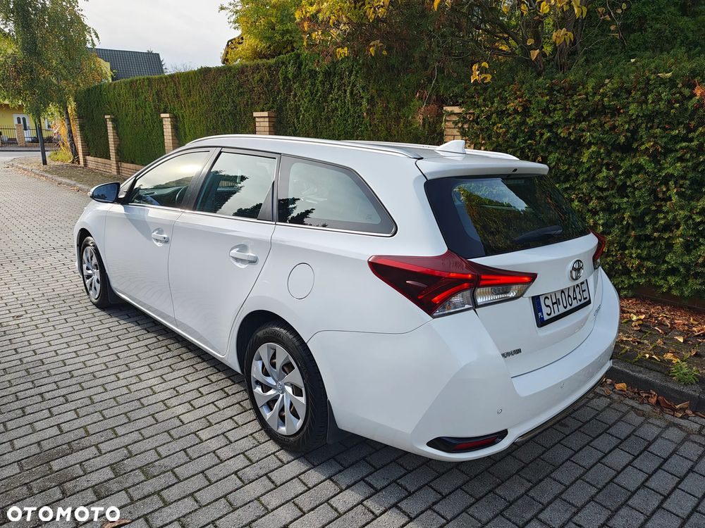 Toyota Auris 2016 photo 5