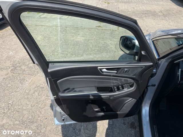 Ford S-Max - 11