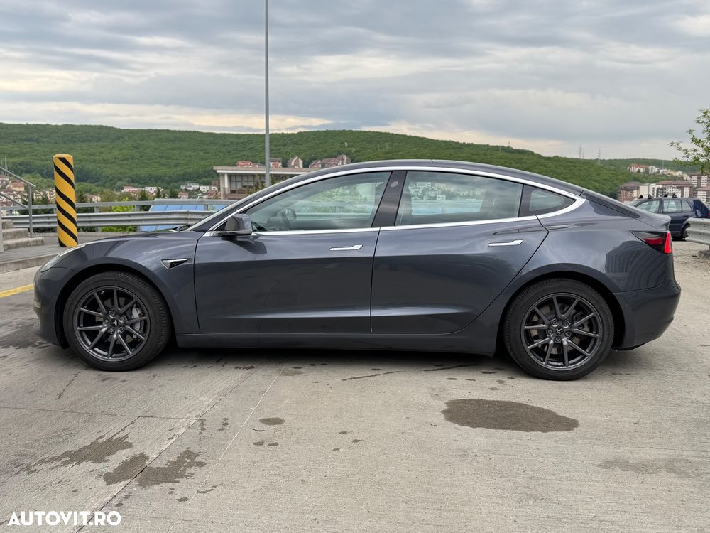 Tesla Model 3 - 2