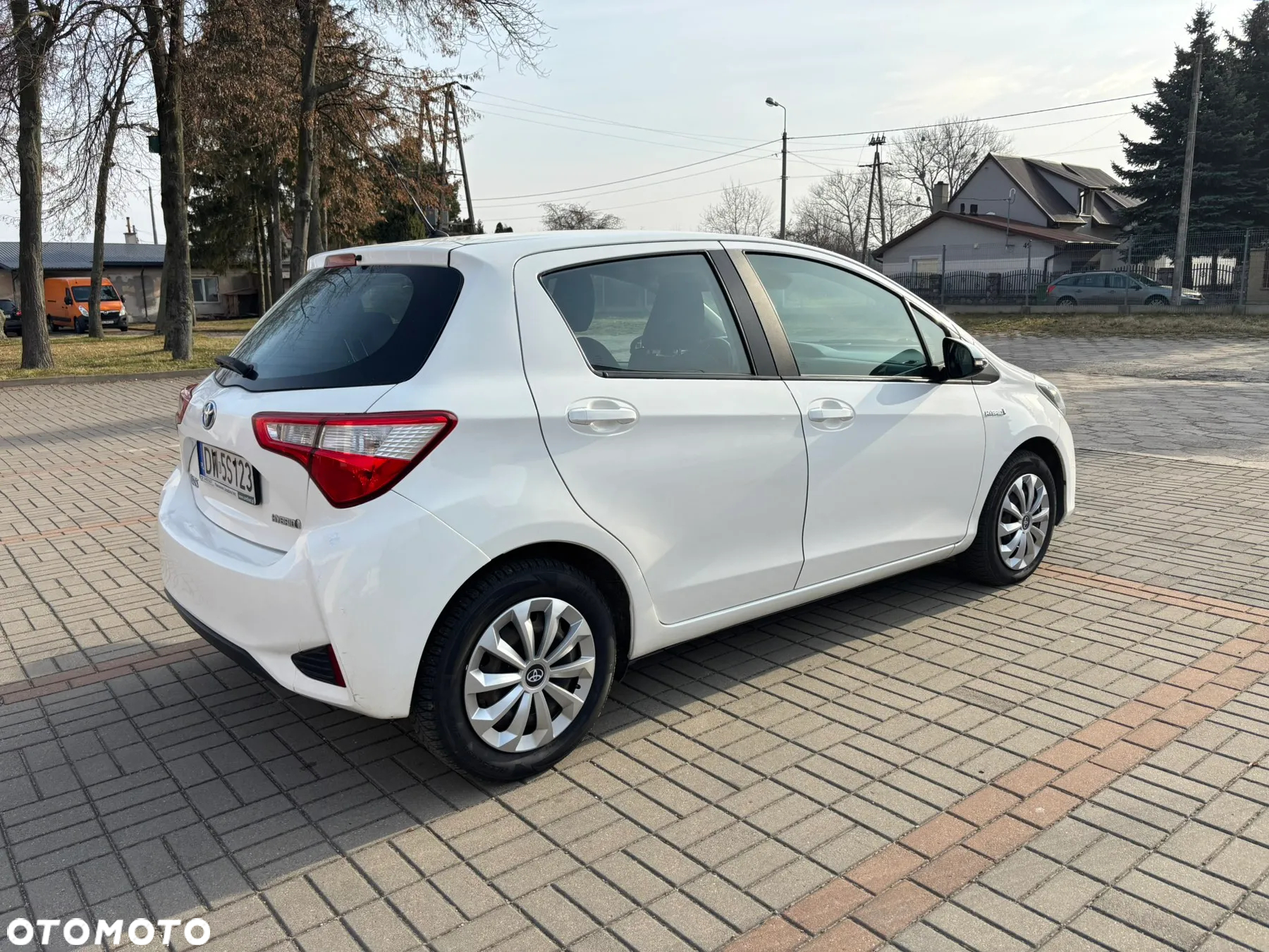 Toyota Yaris Hybrid 100 Premium - 15