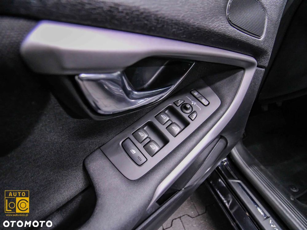 Volvo V40 D2 Momentum - 26