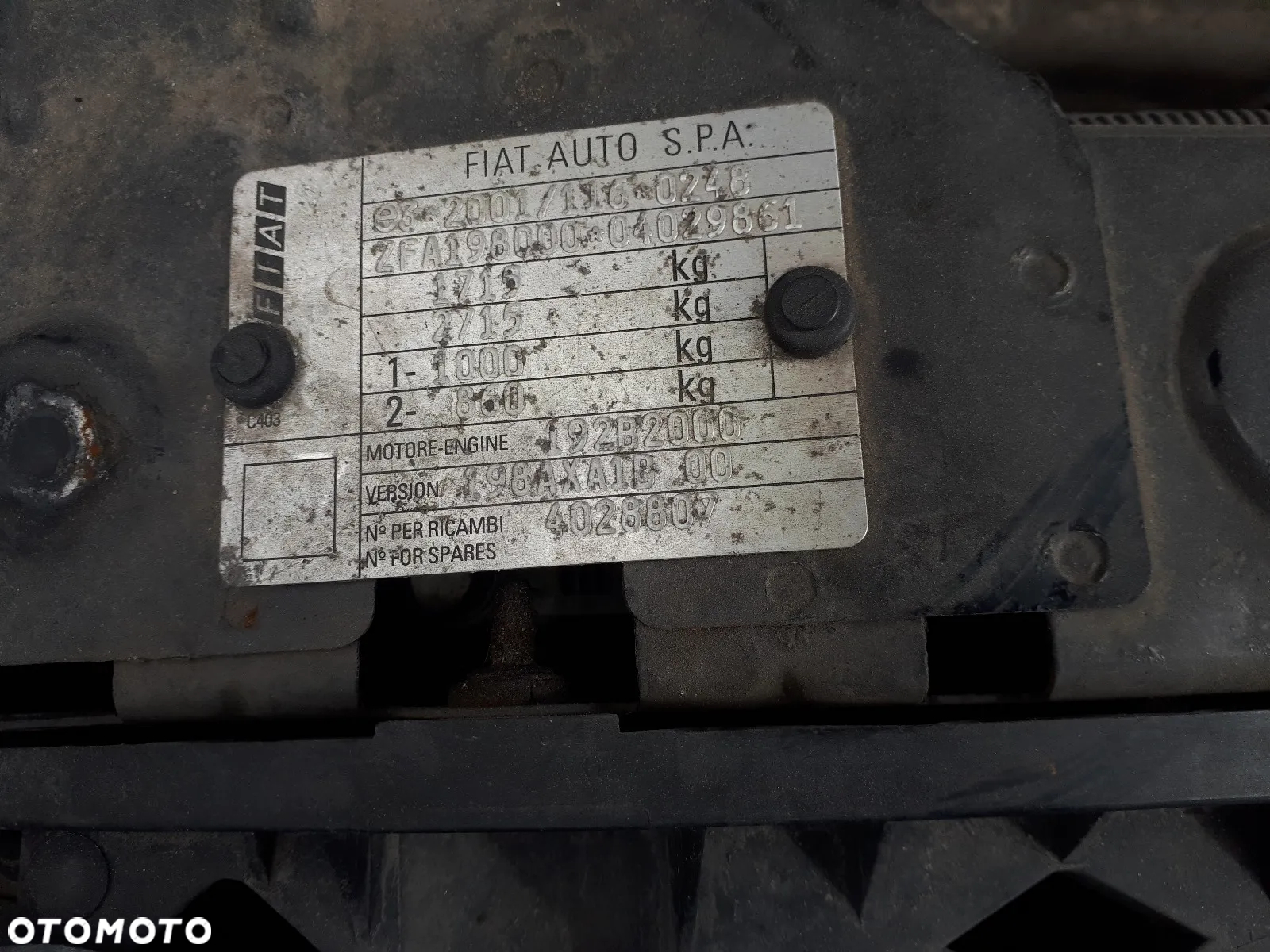FIAT BRAVO II 07-10 1.9 D KOD KOLORU 284/A MASKA - 14