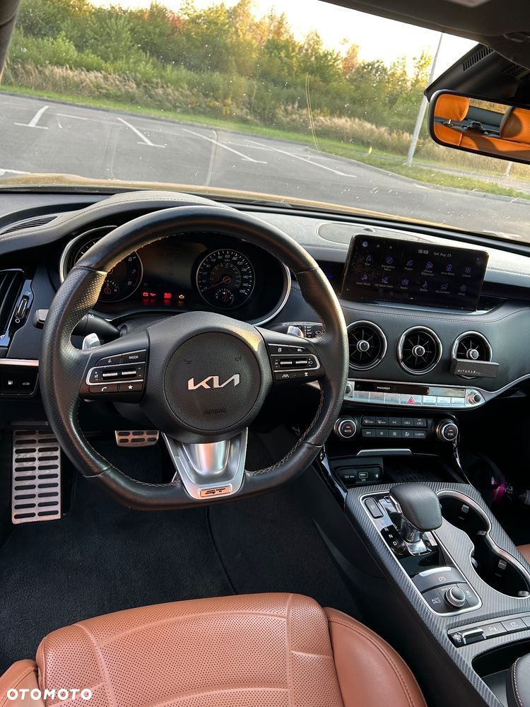 Kia Stinger - 10