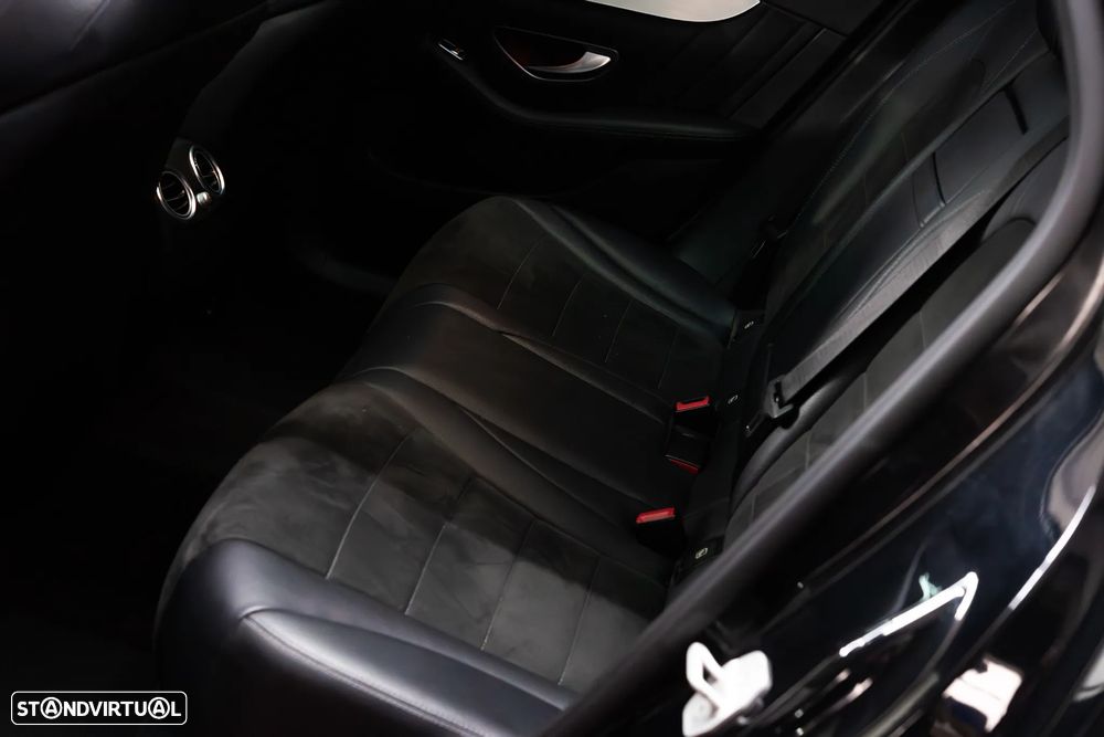 Mercedes-Benz GLC 250 d 4Matic 9G-TRONIC AMG Line - 27