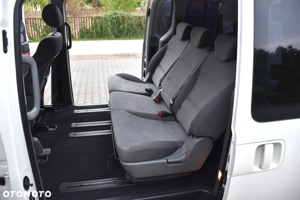 Hyundai H-1 2.5 CRDi Travel Comfort - 14