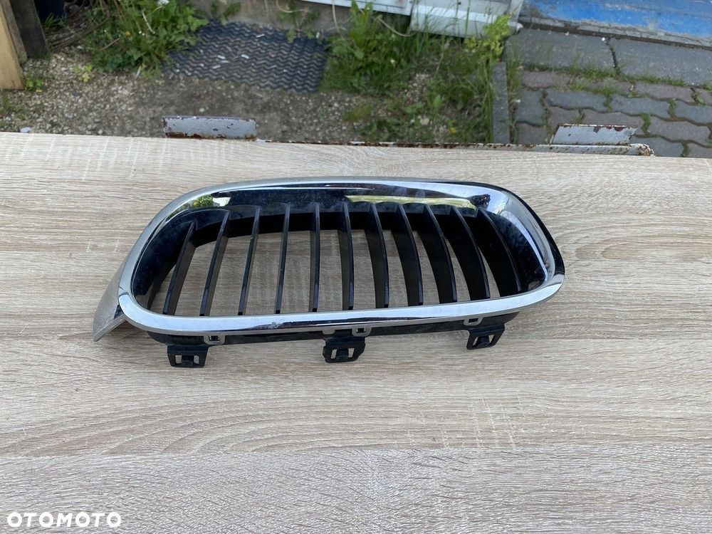 ATRAPA LEWA GRILL BMW 3 F30 F31 51137255411 ORYGINALNA - 3